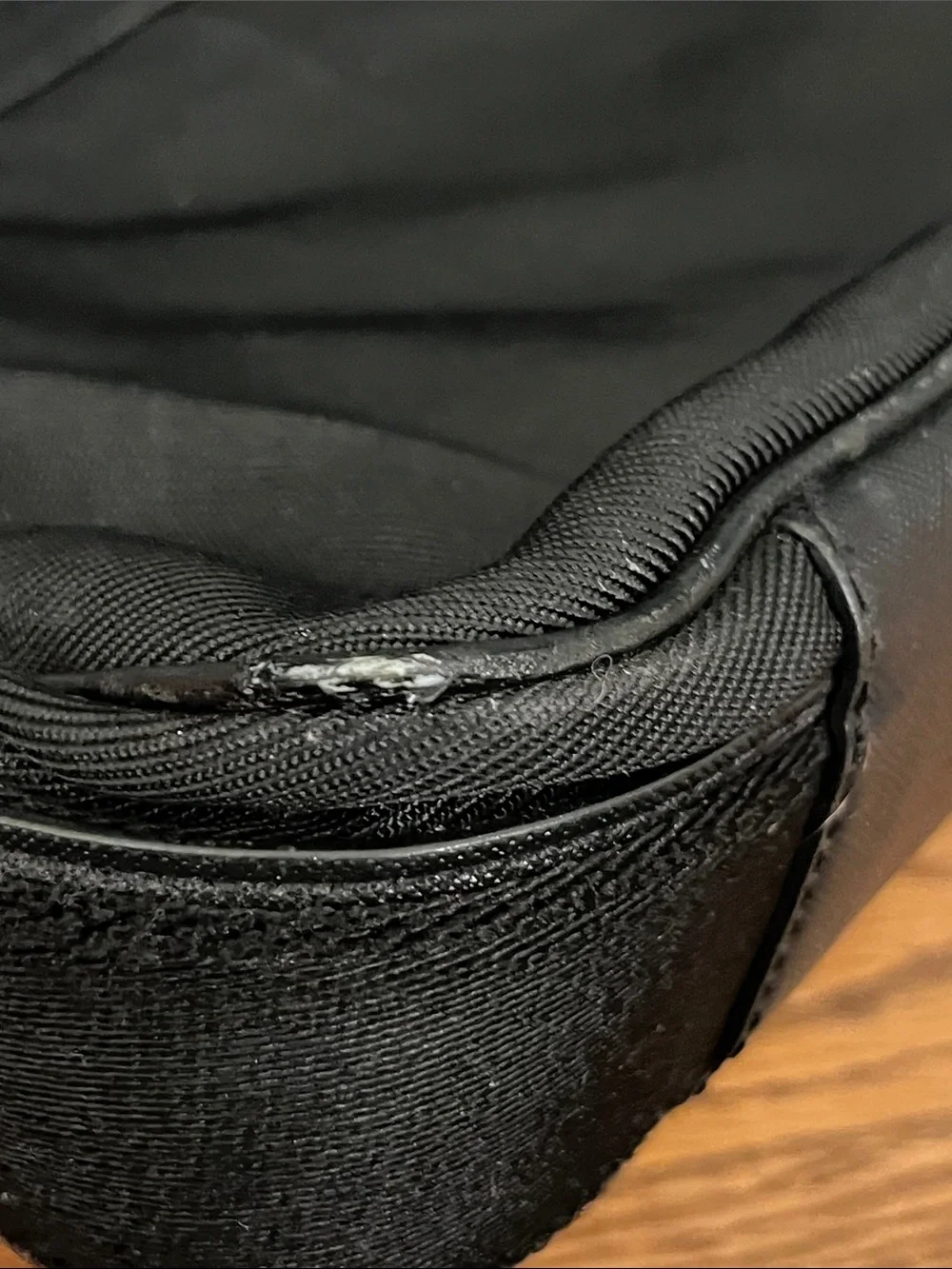 Burberry Men’s Messenger Bag COA